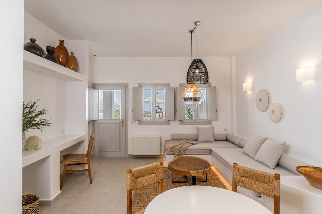 B&B Arotron Santorini Pýrgos